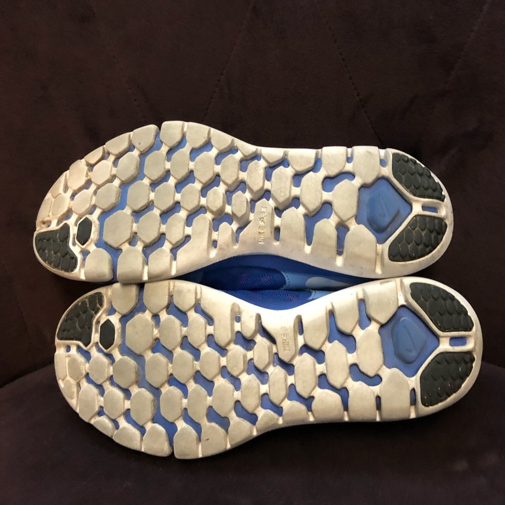 Nike shoes - Picture 5 of 5